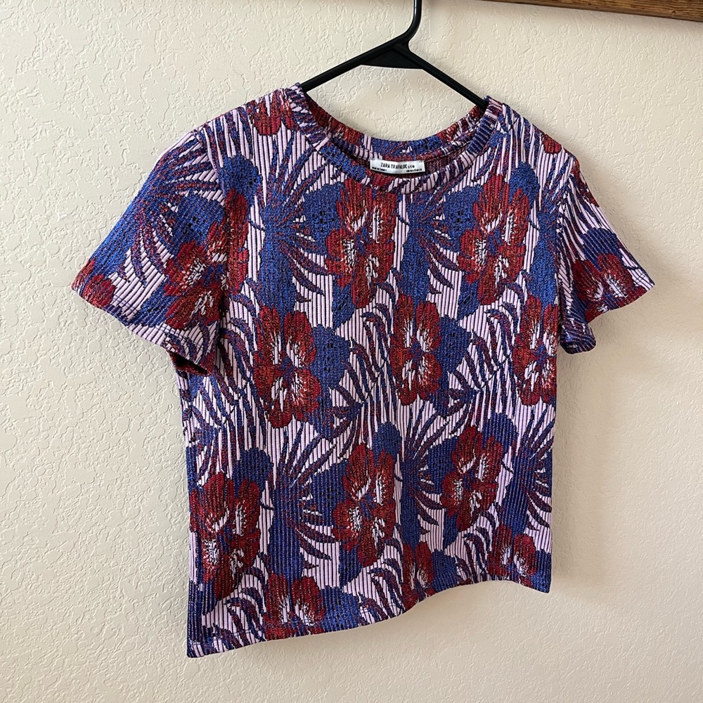 Zara Trafaluc Women’s Jacquard Tropical Floral Top Size S Lavender Red Blue - Picture 4 of 7